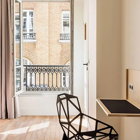New Opéra Hotel 4*